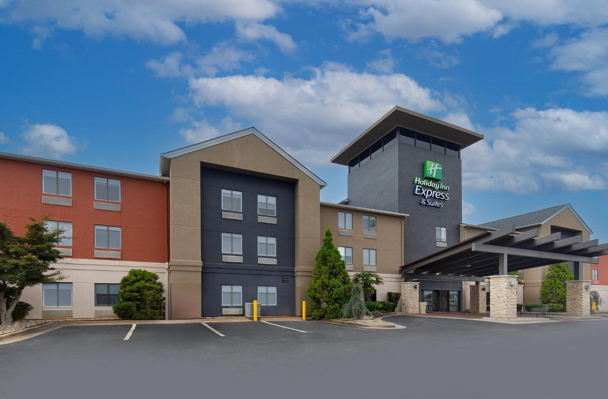 Express & By Ihg 3* Locust Grove