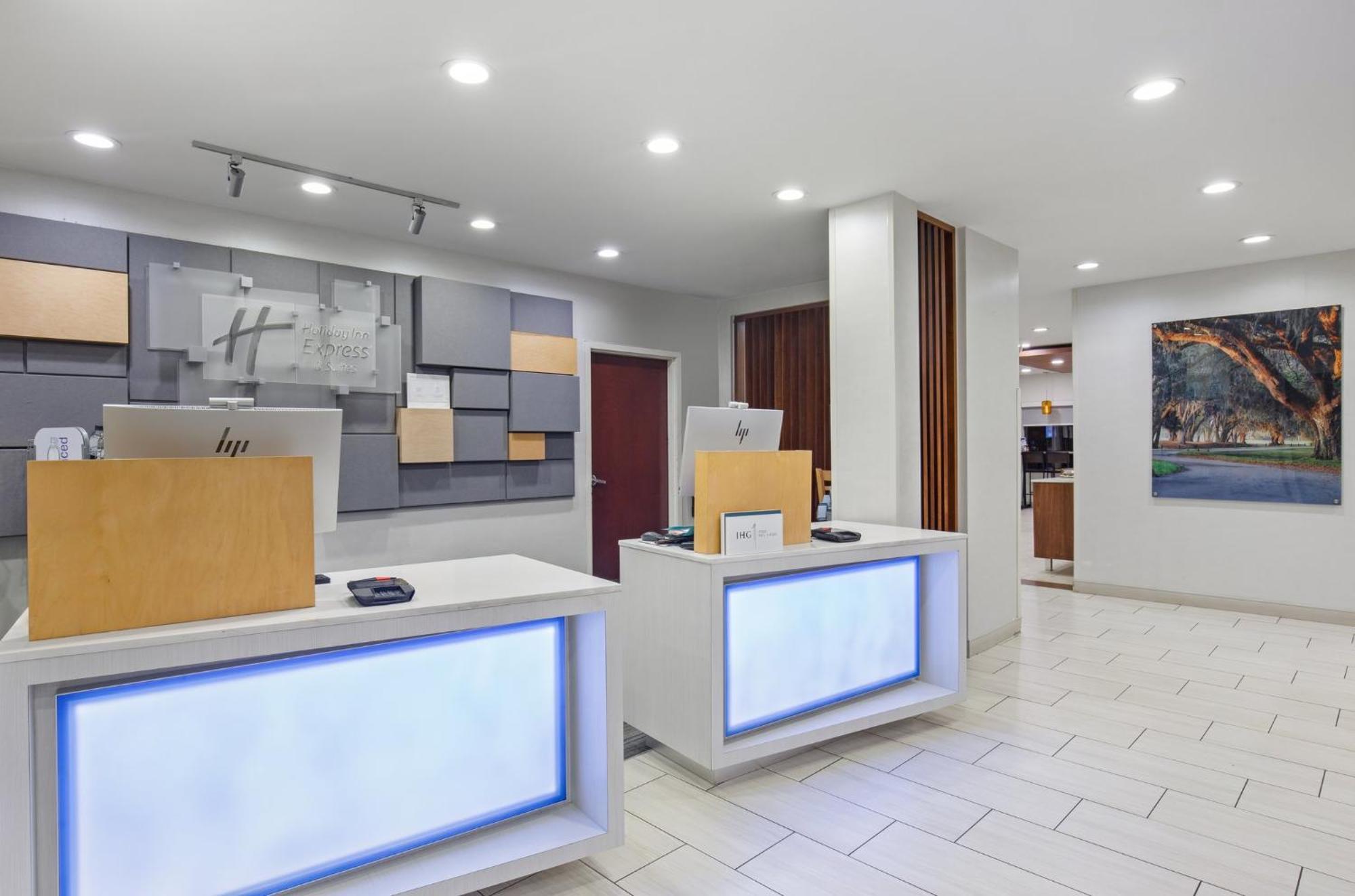 Express & By Ihg Hotel 3*