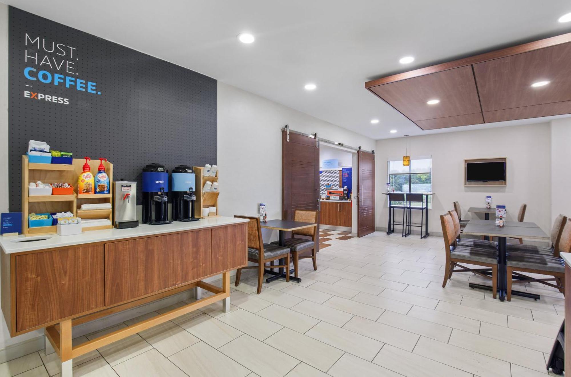 Express & By Ihg 3*