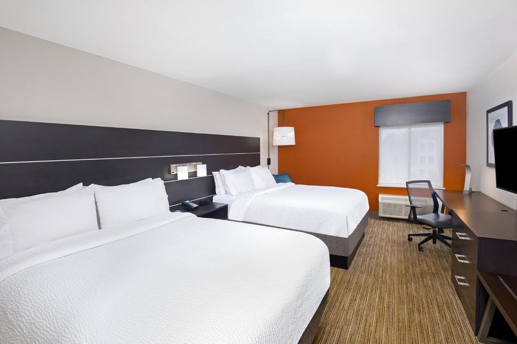 Express & By Ihg 3*