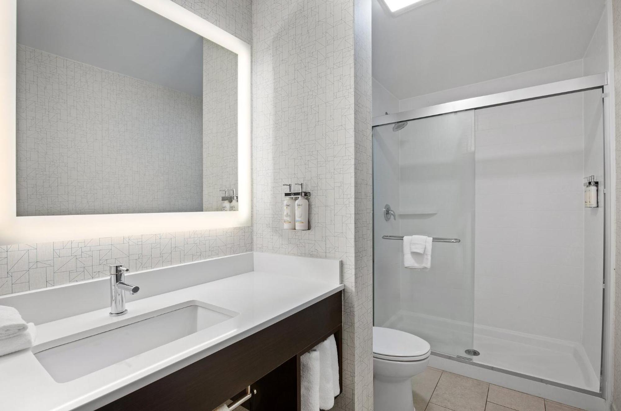 Express & By Ihg Hotel Locust Grove