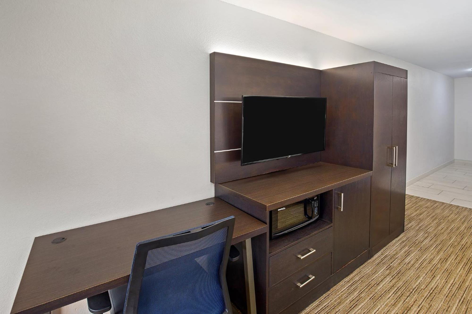 Express & By Ihg