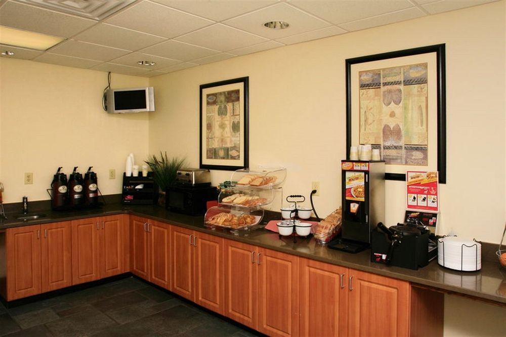 Express & By Ihg 3* Locust Grove
