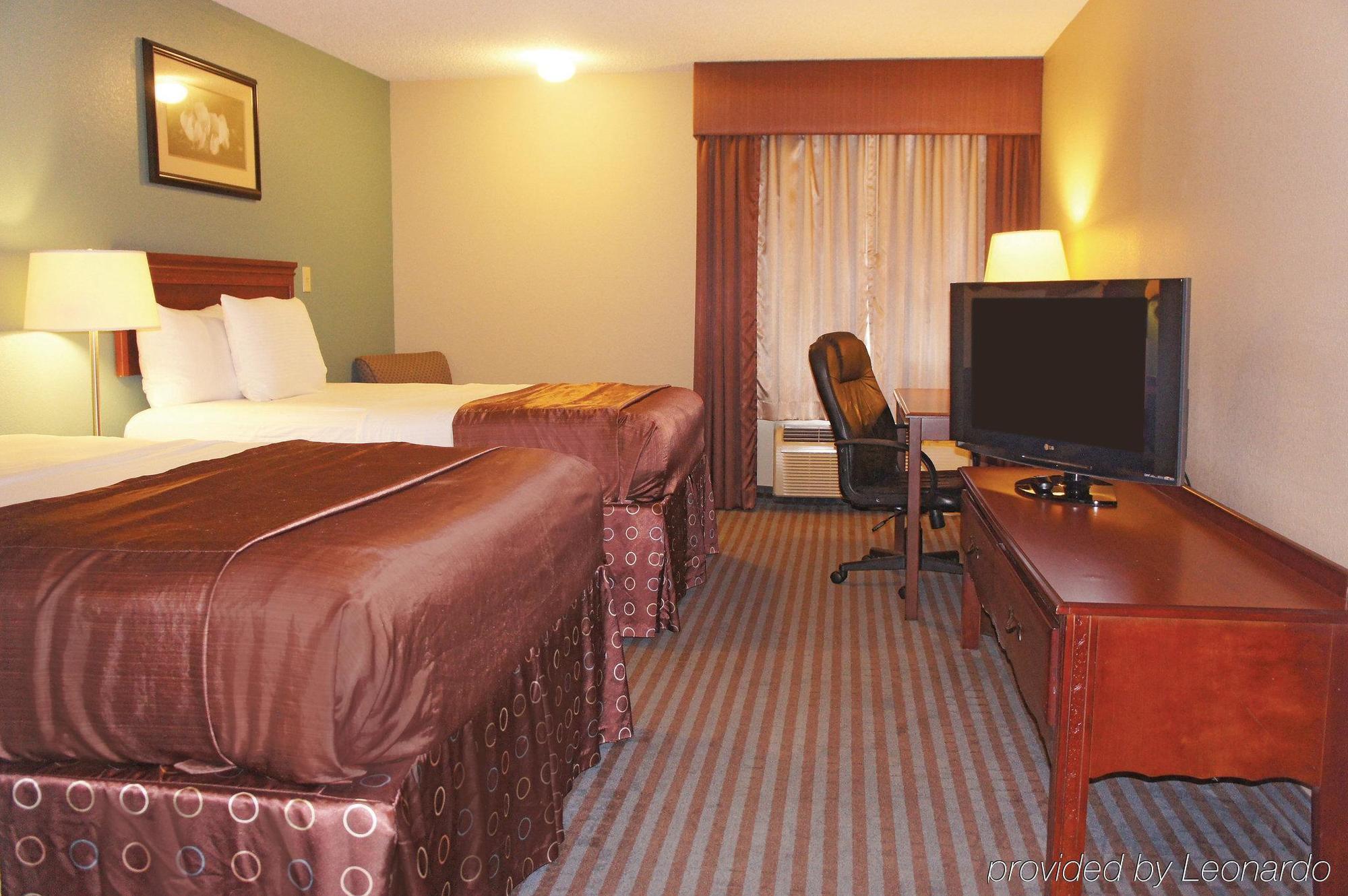 Express & By Ihg Hotel 3*