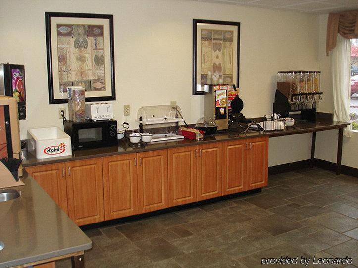 Express & By Ihg Locust Grove