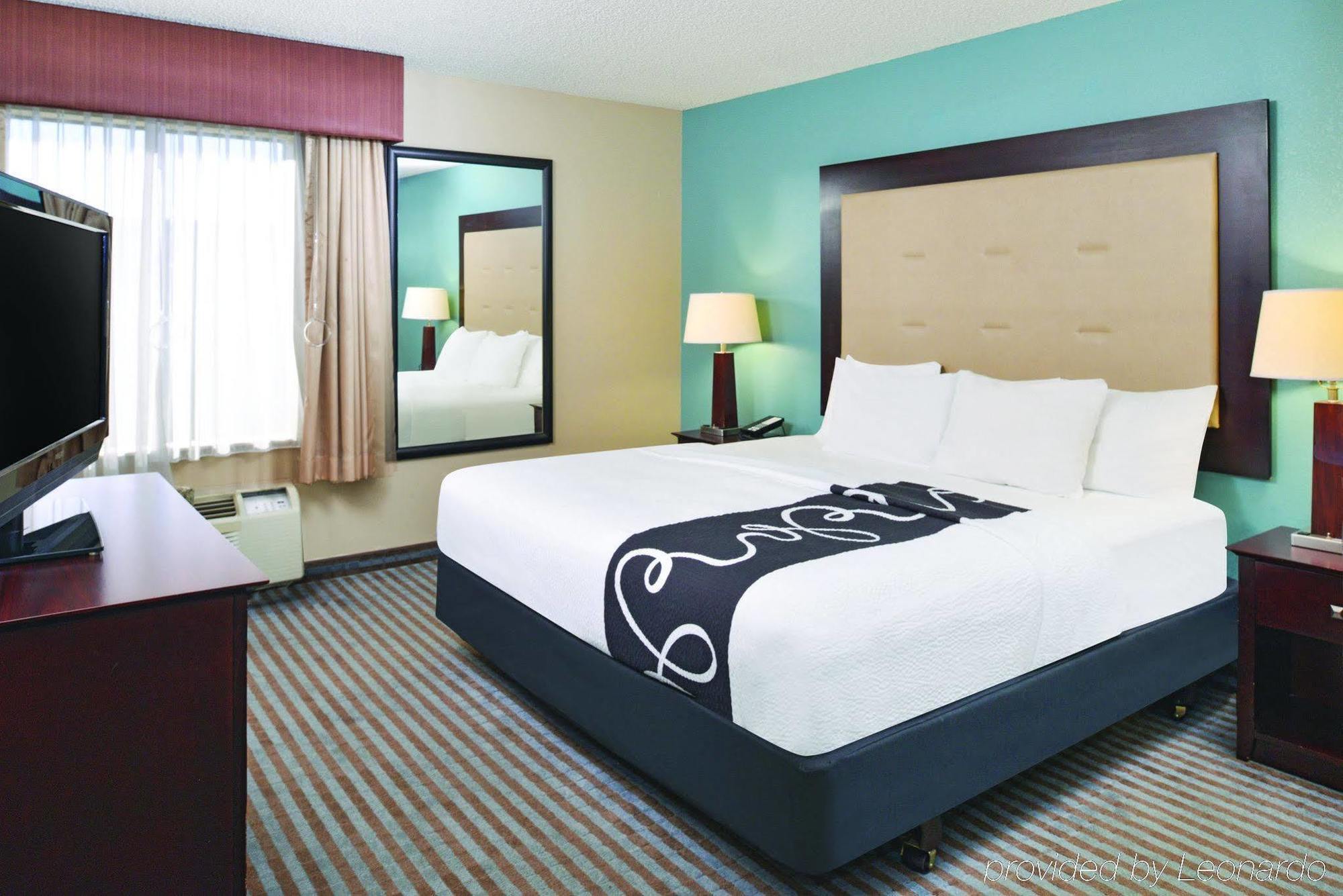 Hotel Express & By Ihg Locust Grove