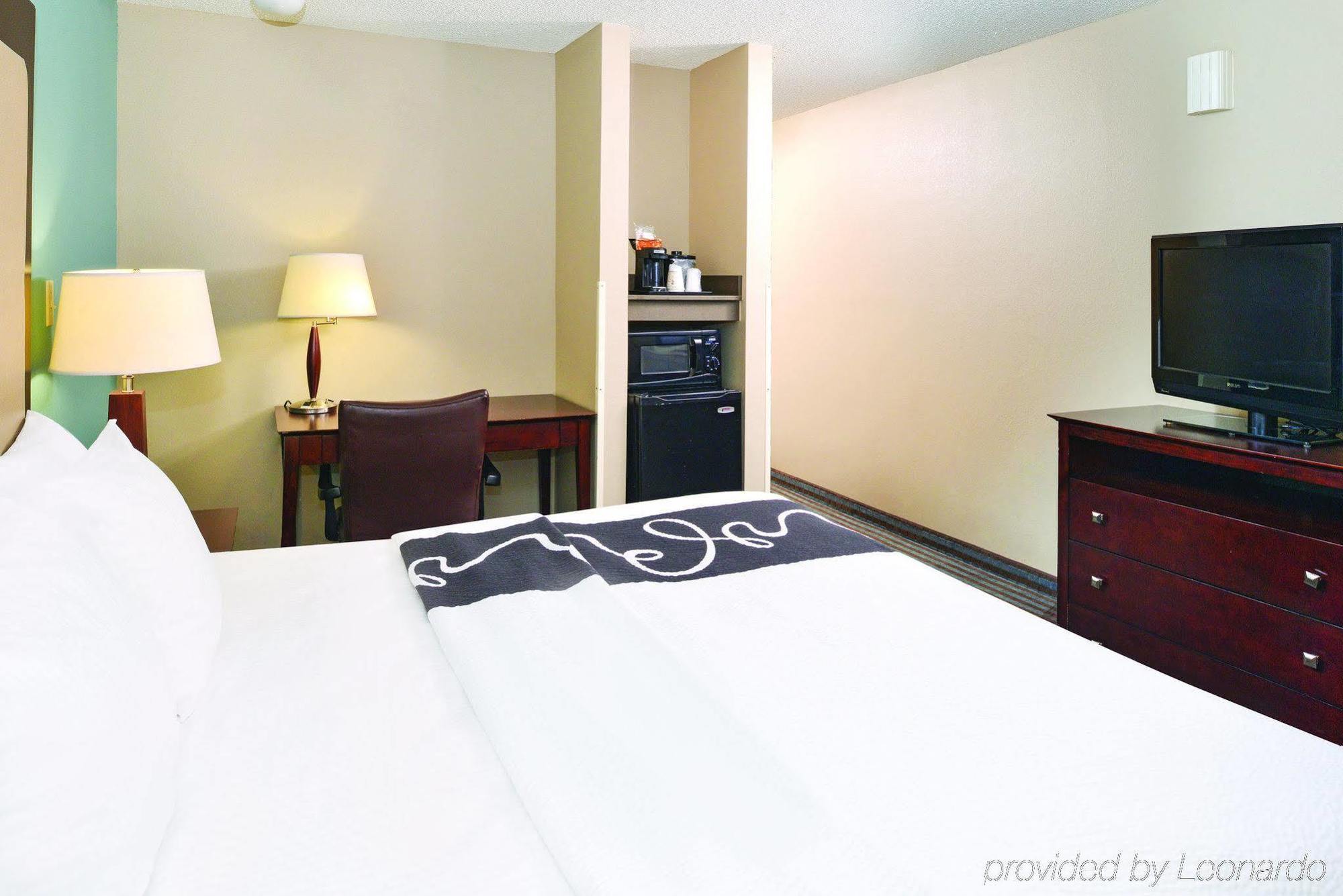 Express & By Ihg Hotel 3*