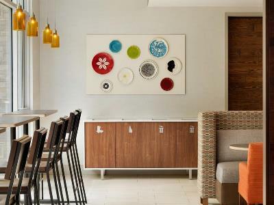 Express & By Ihg 3*